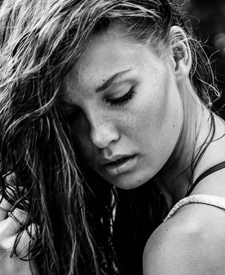 مدل سیاه قلم